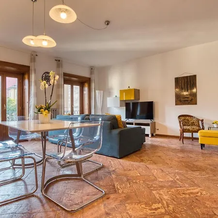 Affittacamere Palazzo Rivola 2*